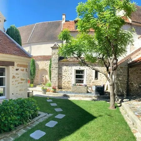 La Maison D'Emilie - Appartements Chaumes-en-Brie Exterior photo